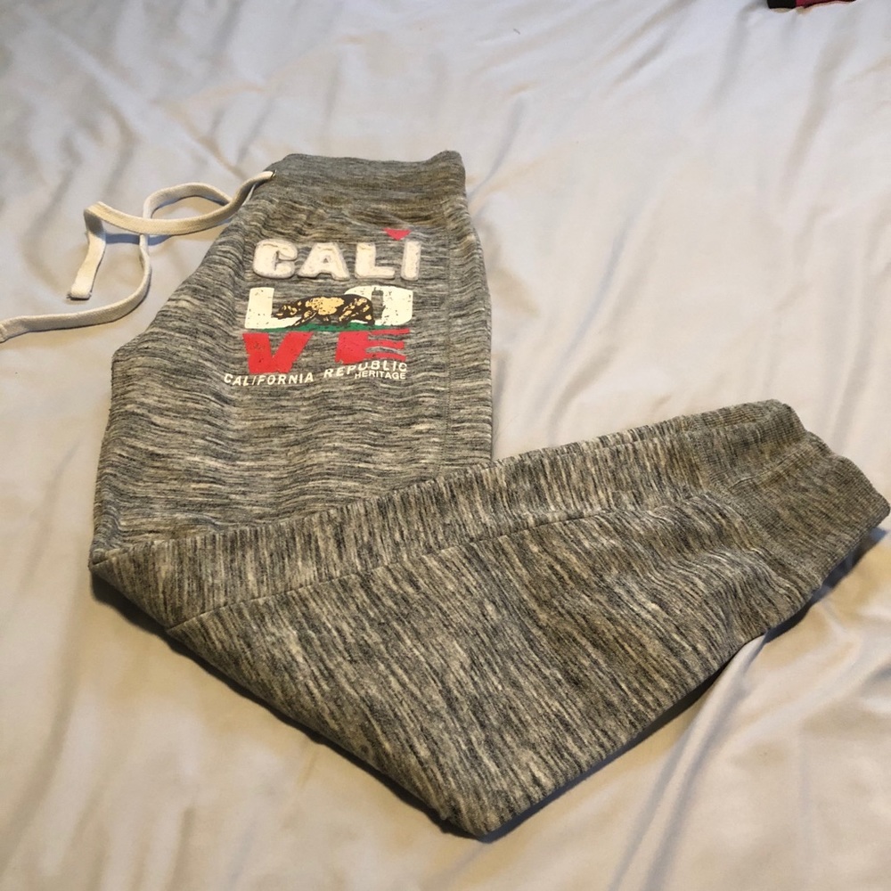 California republic joggers size LG